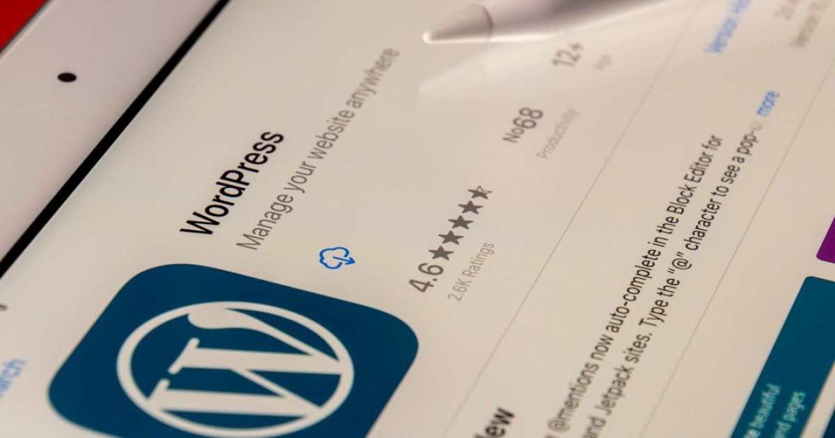 Comparativo de desempenho dos servidores web LiteSpeed, Apache e Nginx para sites WordPress e aplicações PHP.